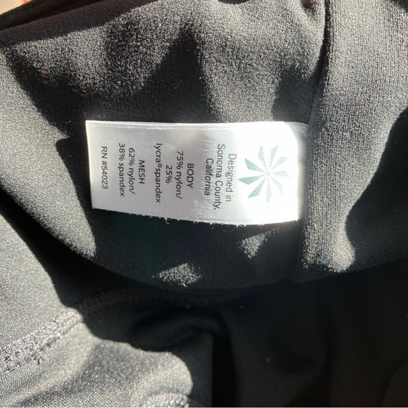 Athleta Black Capri Leggings with Polka Dot Mesh Accent on Calf size Small - Picture 7 of 8